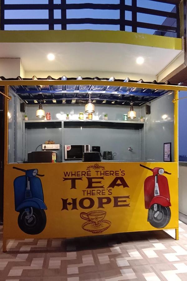 Hashtag Traveler'S Hostel Lucknow Buitenkant foto